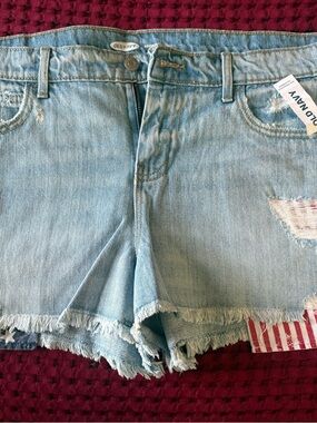 Old Navy Boyfriend Light Wash Distressed Denim Cutoff Shorts
